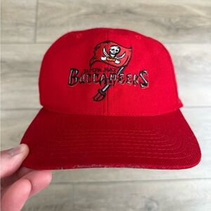 VINTAGE TAMPA BAY BUCCANEERS HEADMASTER SNAPBACK HAT NFL FOOTBALL RED 90s WOOL